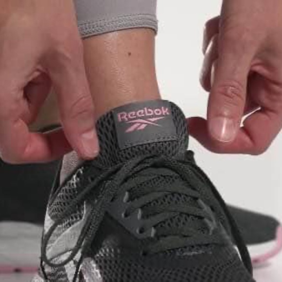 BRAND NEW women reebok liquifect running shoes size US 6 & US 6.5 - Picture 4 of 6